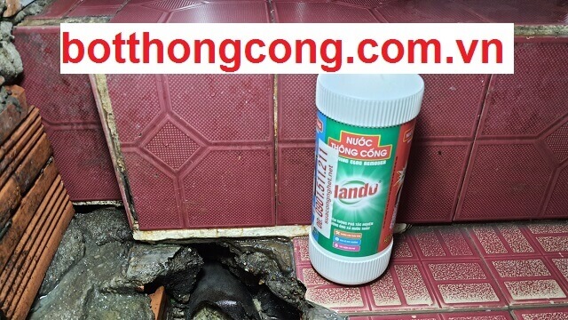 Cách sử dụng nước thông tắc cống Hando